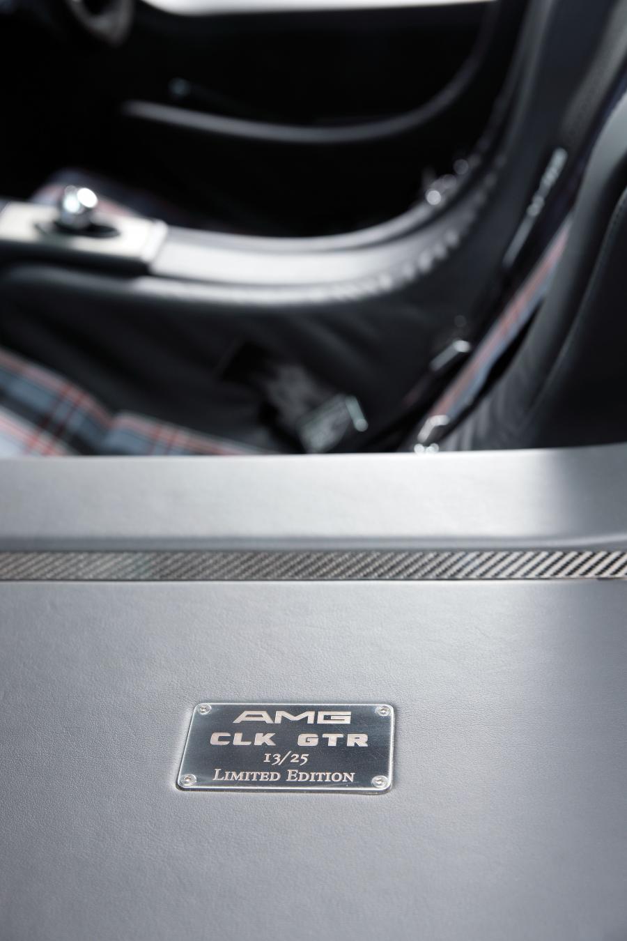  Mercedes-Benz CLK GTR Coupe 2005 года  (фото 3 из 8)